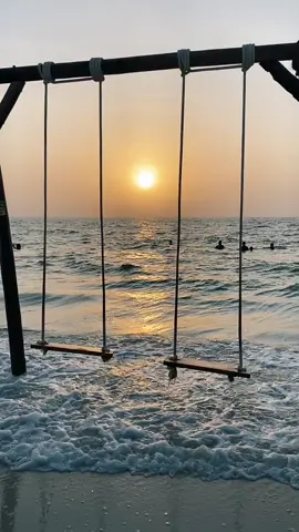 Sunset lover #beachvibes #beachsunset #UAE #umalquwain #unitedarabemirates #Fyp #kitebeach