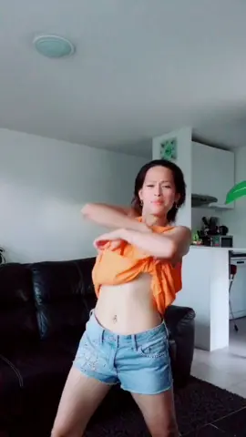 Huhhh,KISS 🙈#foryou #fyp #pourtoi#kiss #dance @tiktokphilippines