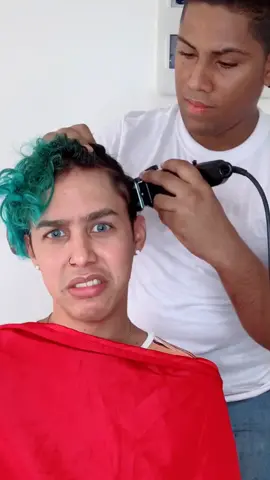 ¿Y a ti te han dejado como dora la exploradora?😂🥺😫 ft. @joshrgero #barberia #parati #barbershop