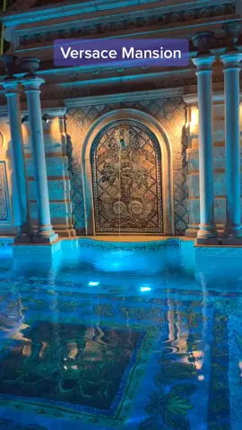 Through back to Versace Mansion #305lifestyle #miami #livinginmiami #305miami #miamirealestate #versace #miamibeachflorida