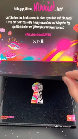 Unboxing @nikkietutorials x @beautybay 😍✨🤤 #beautybay #nikkietutorials #nikkietutorialsxbeautybay #eyeshadow #eyeshadowpalette #makeup #unboxing