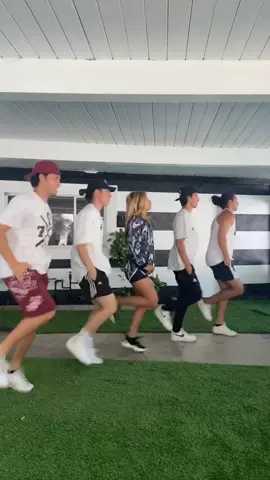 How satisfying is this on a scale of 1-10?! @thewilliamsfam_ #shuffle #shuffleline #dance
