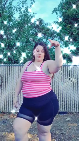 Yes im that awkward girl 🤪🤪#fyp#90sbaby#VinylCheck#thick