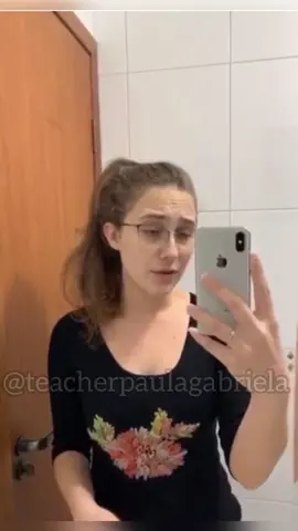 Você assiste filmes dublados ou legendados?😂 #pravoce #foryou #fy #inglesnotiktok #teachersoftiktok #dicasdeinglês #humor #comedia #dubladores