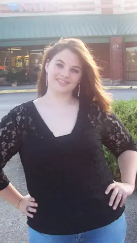 had to try this trend. -80lbs. Twins. A lot of tattoos. And confidence shift. #WelcomeWeek #greenscreen