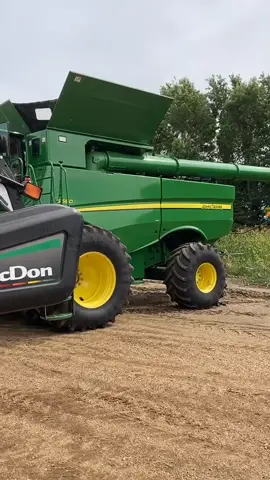 Got the combine all ready to go for harvest! Look out for harvest videos in 2-3 weeks😎😉 #farm #farmer #foryou #johndeere #tractor #southdakota