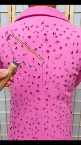 To remove the hair bulb, coat sweater skirt hair bulb easy to remove