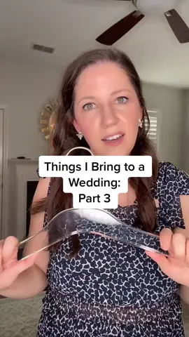 Hanger is CRUCIAL!!! #weddingphotographer #wedding #weddingphotography #aspiringphotographer #phototips #photographytips