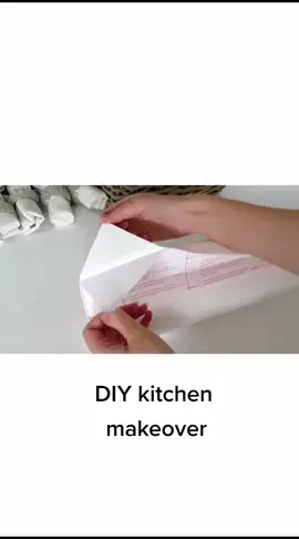 DIY Kitchen makeover 💪🏻 #fyp #houseoftiktok #fypシ #foryou #foryoupage #DIY #kitchenmakeover #budgetmakeover #kitchenrenovation #diyproject #diylove