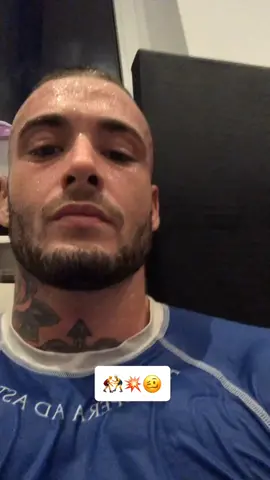 🤼‍♂️🥴💥