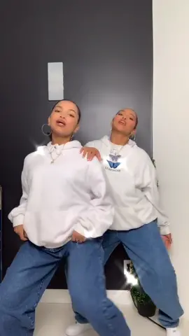 🤍‼️💙 @analisseworld (dc: @hydingadork )