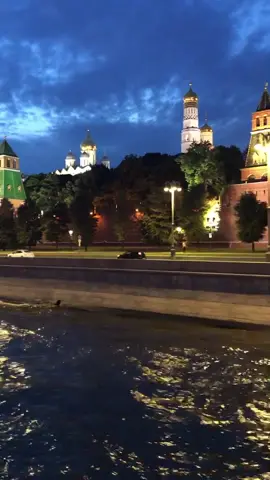 💙#каквраю#москва#речныепрогулки#теплоход#ночнаямосква