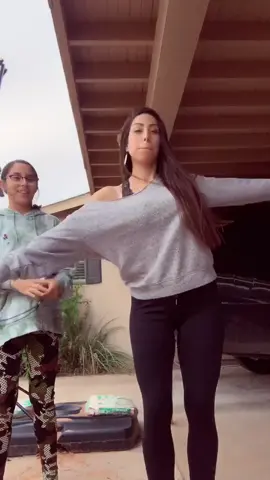 I’m all for these easy dances!!😂🙋🏻‍♀️ #momanddaughter #MomsofTikTok #BoostYourMood #positive_vibes #foryou