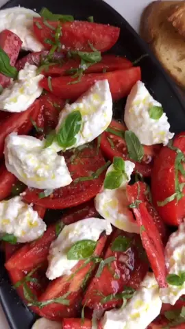 Keep it Simple. #fresh #easymeal #tomatoes #quickrecipes #breakfast #dinner #foodies #cookingwithshereen