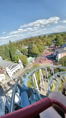 OMG, what happens at the end?!😱 @europapark #rust #germany #awesome #fy #wow #omg #rollercoaster #euromir #achtbaan #pretpark #de #mack #rides #fyp