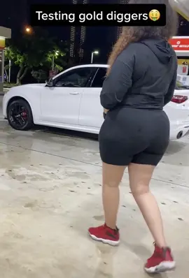 GOLDDIGGER!!! Gold digger *PRANKS* BE LIKE... 😂😂😂 @alexholem almost set Bri up 😭 #golddiggerprank #golddigger #fyp #viral #foryoupage #fypシ