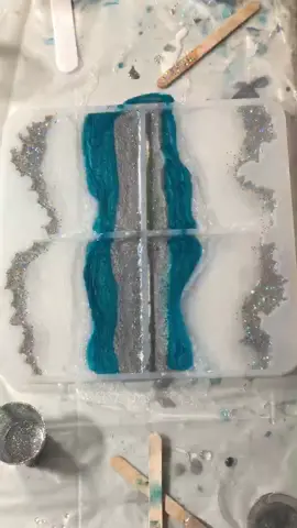 Please don’t be ugly #MyArt #smallbusinessowner #femalebusinessowner