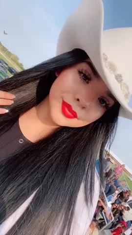 Insta: mithzylucerito #mithzylucerito#parati #viral#banda#jaripeo#rancho#chicago#redeo#vaquera#vaquerita#foryou#xyzbca#fy.