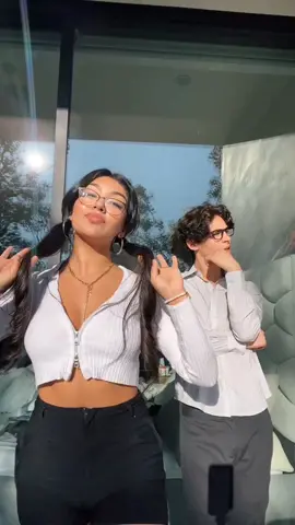 @keithpichardo taught me this dance and now I can’t stop doin it😌 @thevaultla