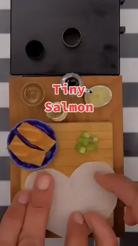 This deliciously simple salmon dish is the perfect tiny dinner for busy weeknights. #HelloFall #tinykitchen #tinythings #tinyfood #tiny #salmon