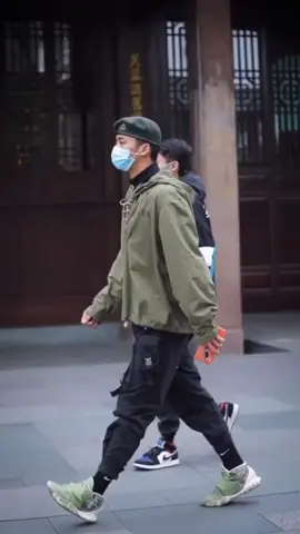 Follow my Tiktok to find different fashion&culture in Asia!🔥🔥🔥#tiktokfashionmonth #StreetFashion #chinesestreetfashion #asian #fall #fitcheck