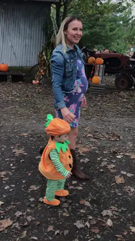 When I was #pregnant with my middle #son  #pumpkin #mommy #fall #pumpkinseason #baby #halloween #pregnantbelly #yogi #9monthspregnant #fallseason