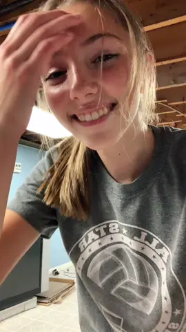 i was just tryna show off my worm and i almost broke my wrist 🥶