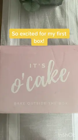 Great for those just getting started AND experienced cake decorators! Highly recommend! #cakedecorator #cakedecorating #cakes #caketools