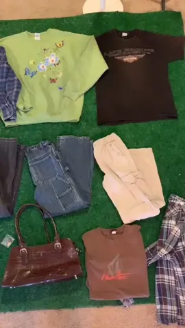 Huge Y2k skater girl Streetwear bundle #stylebundle #streetwear #skaterstyle #y2k #fashion #style #OOTD #outfitinspo #y2kaesthetic #styleme #depop