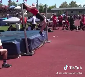After failing on his first attempt he went to jump for his personal best record and clucked his damn head 😂💀