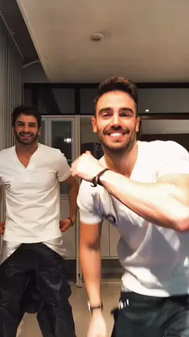 #Odontologia #baile  seguimos cerrando el cónsul bailando 😜 @marcorofino1