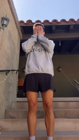 SO MANY COOL PEOPLE ARE DOING MY DANCE THIS IS UNREAL!! i’m the happiest boy rn thank u tiktok :’)