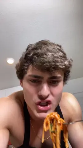 Cooking “One Pot” Spaghetti Amatriciana