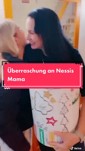 Anzeige| wir haben Nessis Mama überrascht ❤️🥳 @justspices [lnsta: coupleontour] #foryou #couple #couplegoals #weihnachten #adventskalender #germany