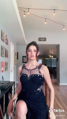 What you all have been waiting for🌻💛 #Fashion101 #HalloweenAtHome #fyp #foryoupage #allisonday #kalijane #fashion #transformation #transitions