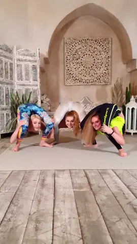 #contortionist #circus #flexiblealesya #oversplits #contortion #flexible #oversplits #acrobat #flex #flexibility #stretching