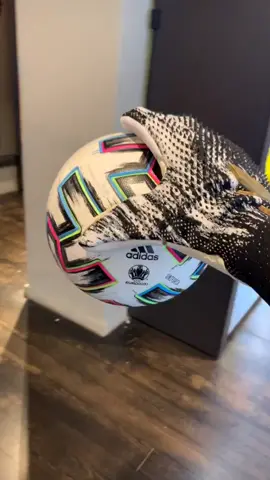 adidas grip 😍 #adidaspredator #goalkeeper #goalkeepergloves #goalie #trend