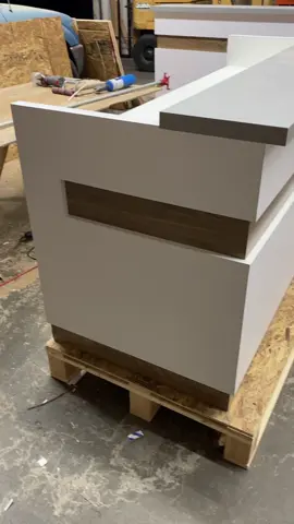 #shoplife #sundayfunday #customdesk #customfurniture #receptiondesk #officedesk #RCS #receptioncountersolutions #LearnOnTikTok
