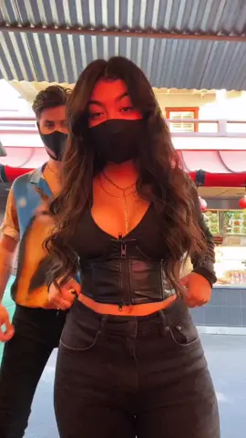 to many ppl were walking by so I stopped... sorry @jackson_krecioch ily🖤 @thevaultla