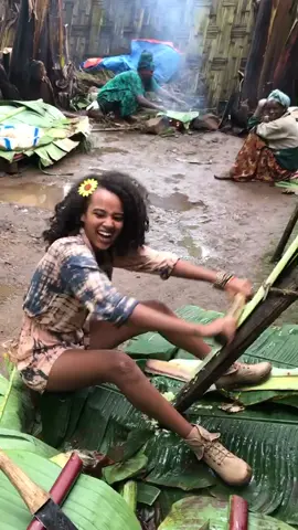 I gave it a Try for the culture but I didn’t have the energy for it 😁 not easy as it looks.#culturalfood #foodprocess #dorzevillage #ethiopia #fun