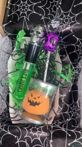 Pack a Halloween order with me 🥰🎃 tysm for all your support angels! You’re making my dreams come true💓 #fyp #Halloween #SmallBusiness