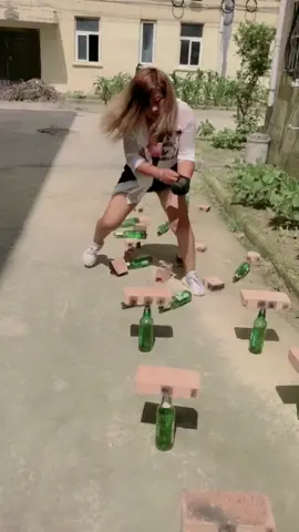 Professional stunts, please do not imitate!#kungfu #master #sport @tiktok