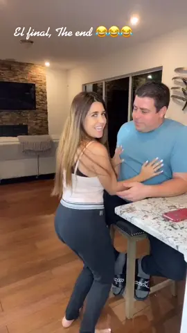 Intento 2 😂 cómo mi esposo reaccionará a este nuevo “baile” de twearking. 😂 🤗 tendré su atención? #parati  #foryou #dance #parejas