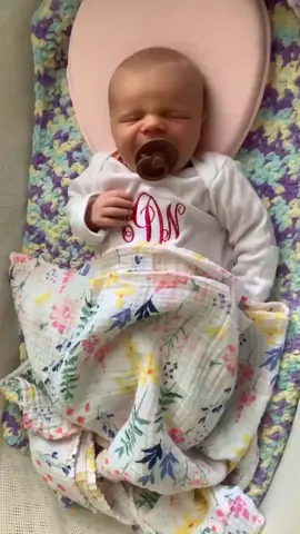 Let them be little. 💗 #babytransformation #babiesoftiktok #MomsofTikTok #babygrowth #fyp #foryou #foryoupage