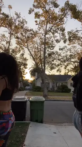 look at how perfect her body is😭.. miss u @ryanmadison_