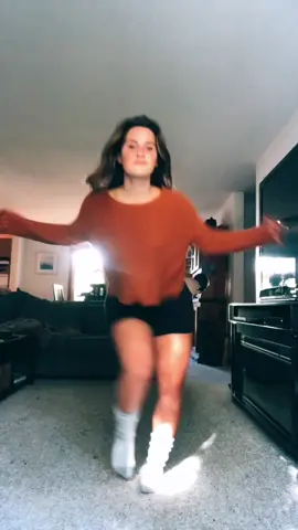 This dance gives me a lot of serotonin😁 dc: @hayleystone__  #dance #hittheroadjack #fyp #foryou #TimeWarpScan #jazzdance