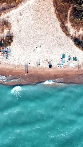Can you believe this is #lakemichigan ?? 🌊 #puremichigan #dronevideo #satisfying #djiglobal #mavicmini #traversecity #northernmichigan #lakelife2020