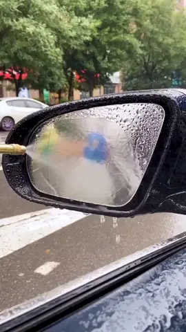 The rear view mirror is coated to make driving safer during the rainy season#fyp #foryou #lifetip #artifact #usefull #car
