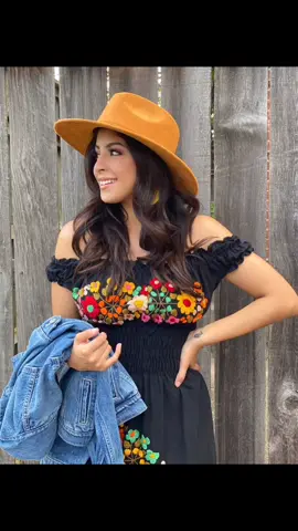 Cual es tu look favorito? Sigan @amordeangel_ para ver toda su Ropa , accesorios, sombreros y huaraches !! #artesanal #htx #parati #fyp #mexico #latin