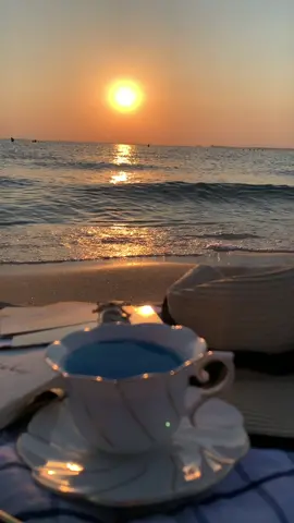 #همس_الجيزاانية #الدمام #قهوتي_حب #تصويري_احترافي #بحر_الدمام #قهوة_المساء #اكسبلور #شاطىء_نصف_القمر #قهوتي_تصويري #محمدعبده